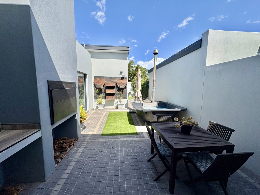 3 Bedroom Property for Sale in Sandown Western Cape